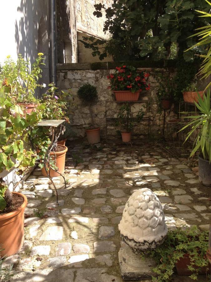 Cours De Thomazeau Bed and Breakfast Castillonnès Εξωτερικό φωτογραφία